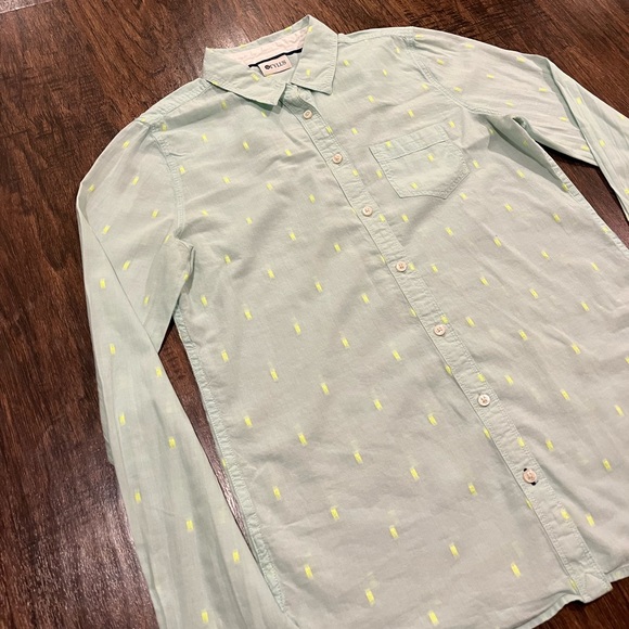 Women’s button up shirt. VERY thin and perfect for summer! - Picture 3 of 3